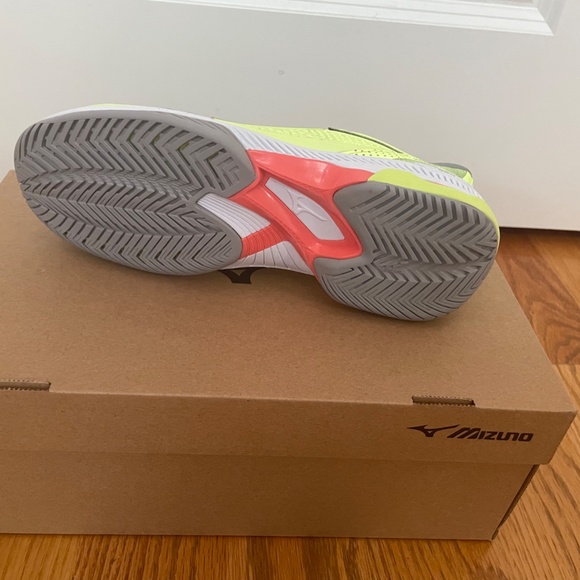 Wave Women's Exceed Tour 5 AC Tennis Shoes from Mizuno - Picture 7 of 10